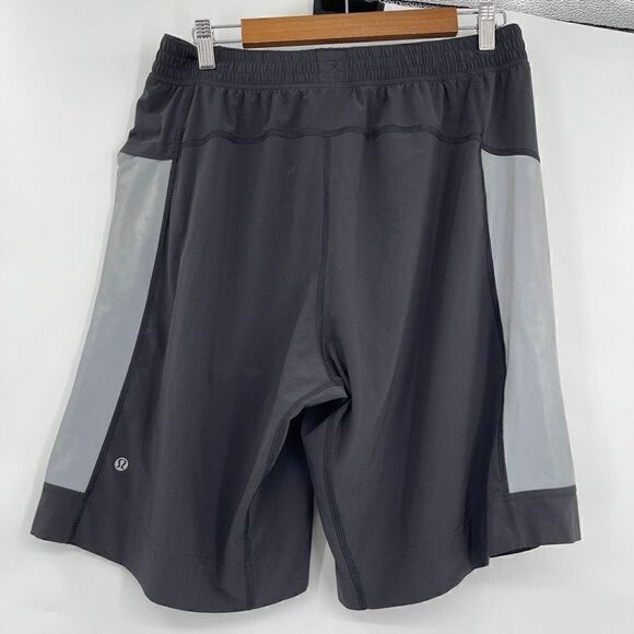 Lululemon Men's White/ Grey Elastic Waist Athletic Training Shorts Size L - Picture 3 of 5